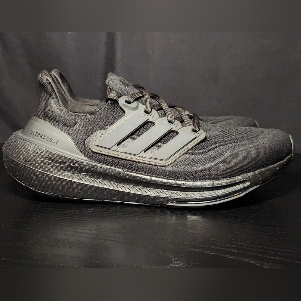 Adidas Ultraboost Light Men's Size 8 in Black
